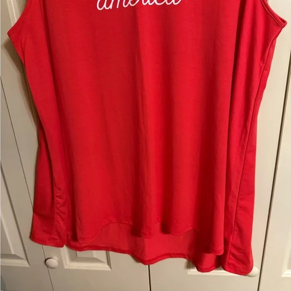 LuLaRoe Kristina Vibrant Red 'America' Tee NWT Size 2XL - Picture 3 of 4